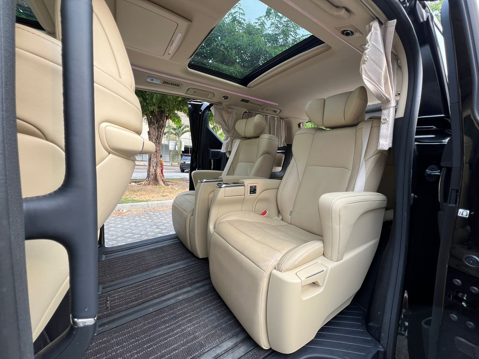 2022 Toyota Alphard 2022 Toyota Alphard