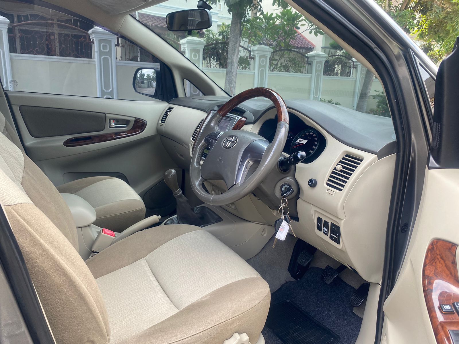 2005 Toyota Innova 2005 Toyota Innova