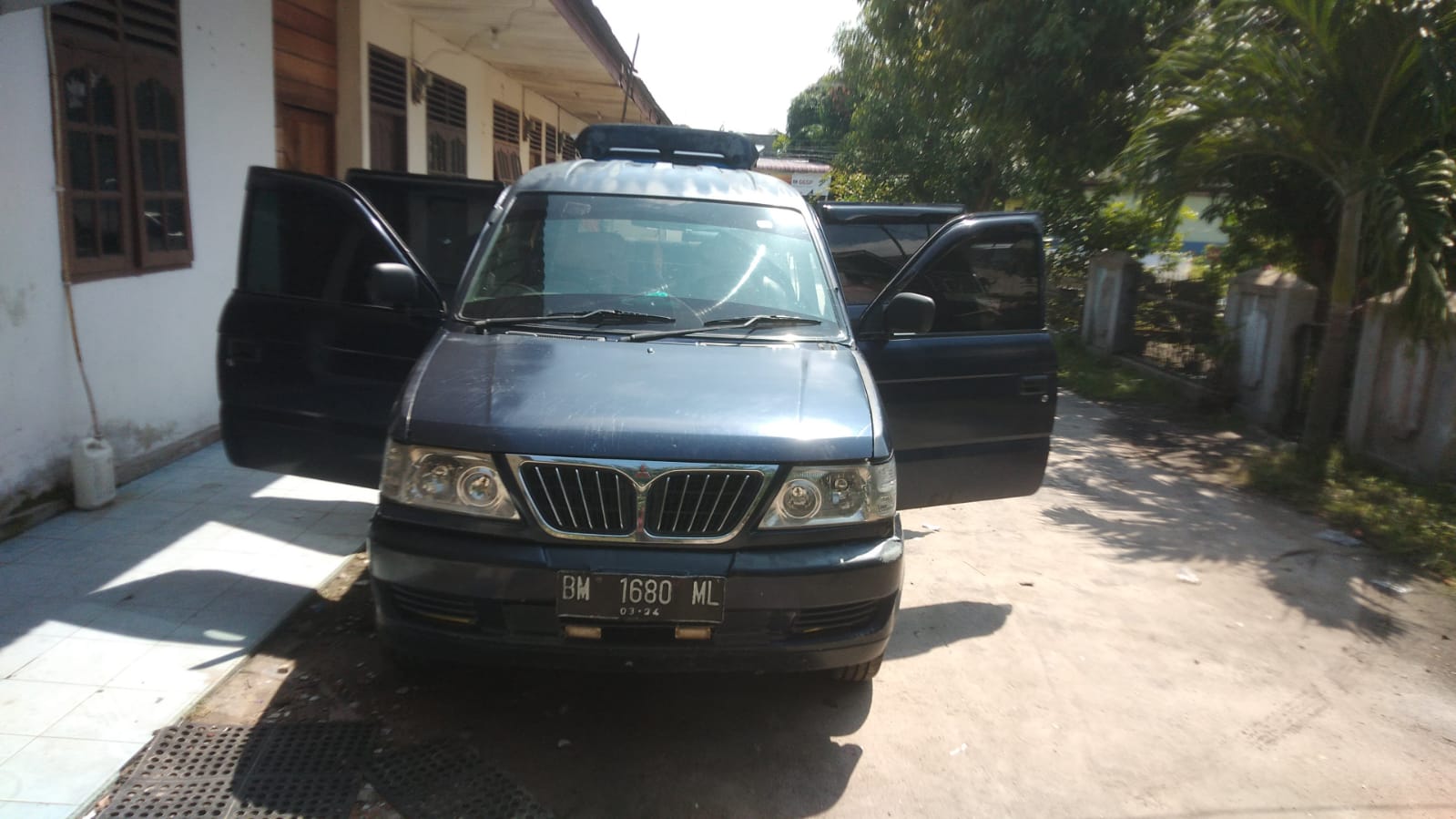 2005 Mitsubishi Kuda 2005 Mitsubishi Kuda