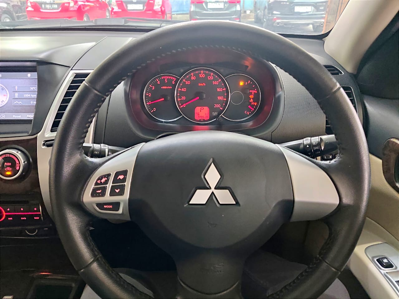 2013 Mitsubishi Pajero 2013 Mitsubishi Pajero