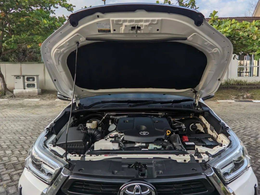 2020 Toyota Hilux Double Cabin V 2.5L MT 2020 Toyota Hilux Double Cabin V 2.5L MT