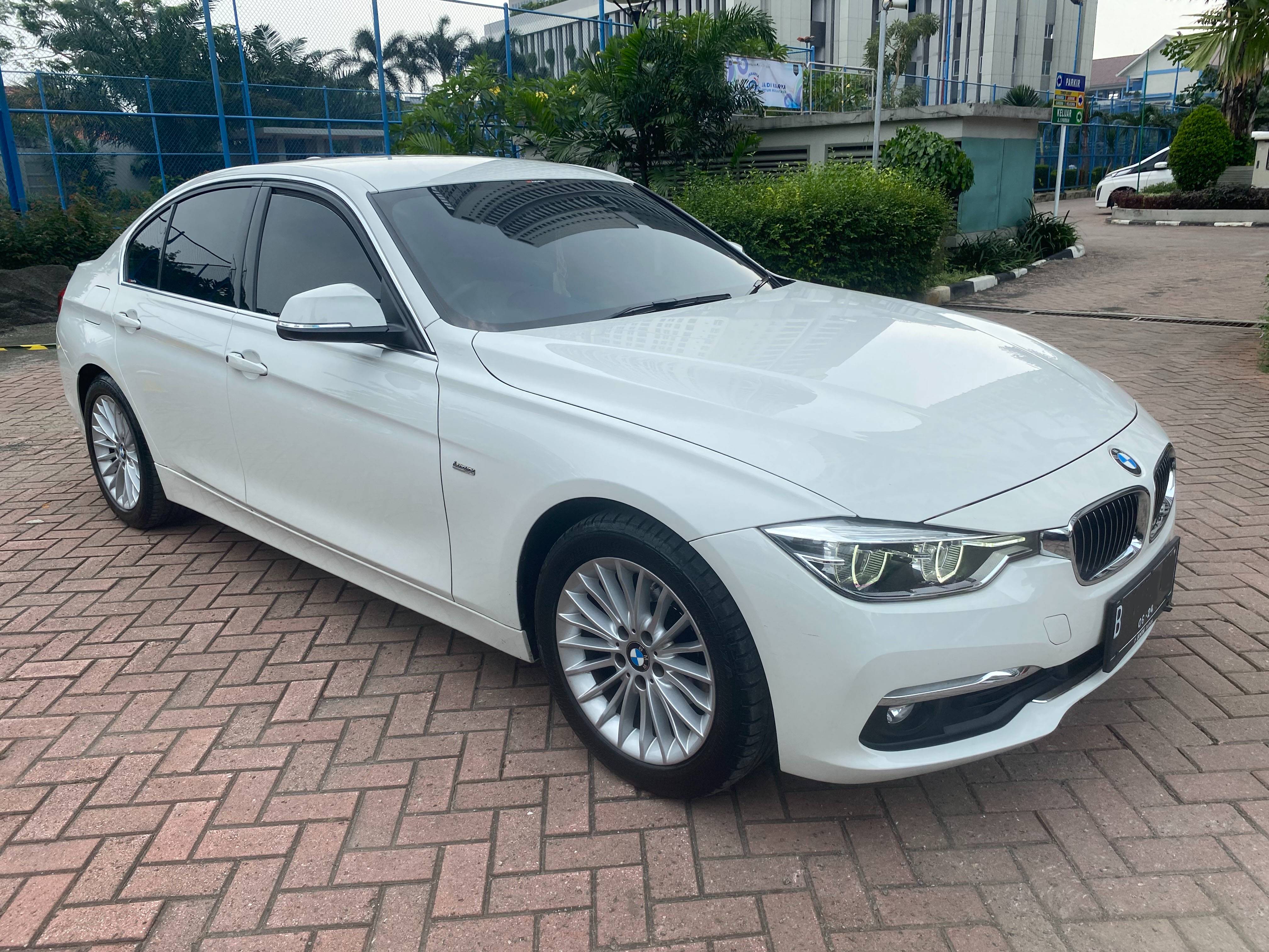 2018 BMW 3 Series Sedan Bekas 2018 BMW 3 Series Sedan Bekas