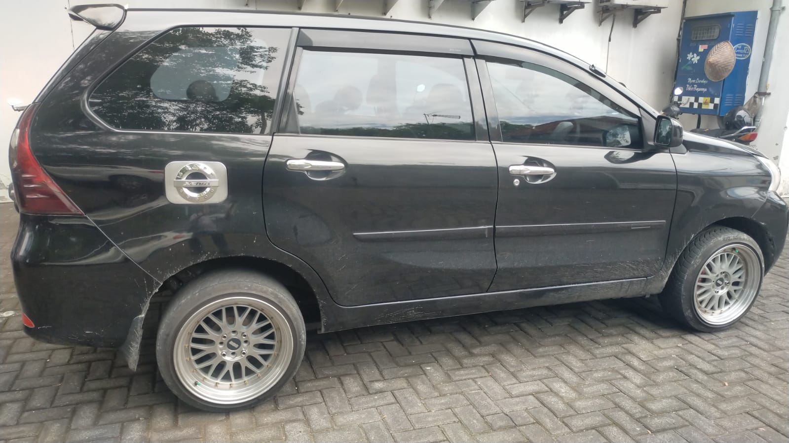 2013 Daihatsu Xenia 2013 Daihatsu Xenia