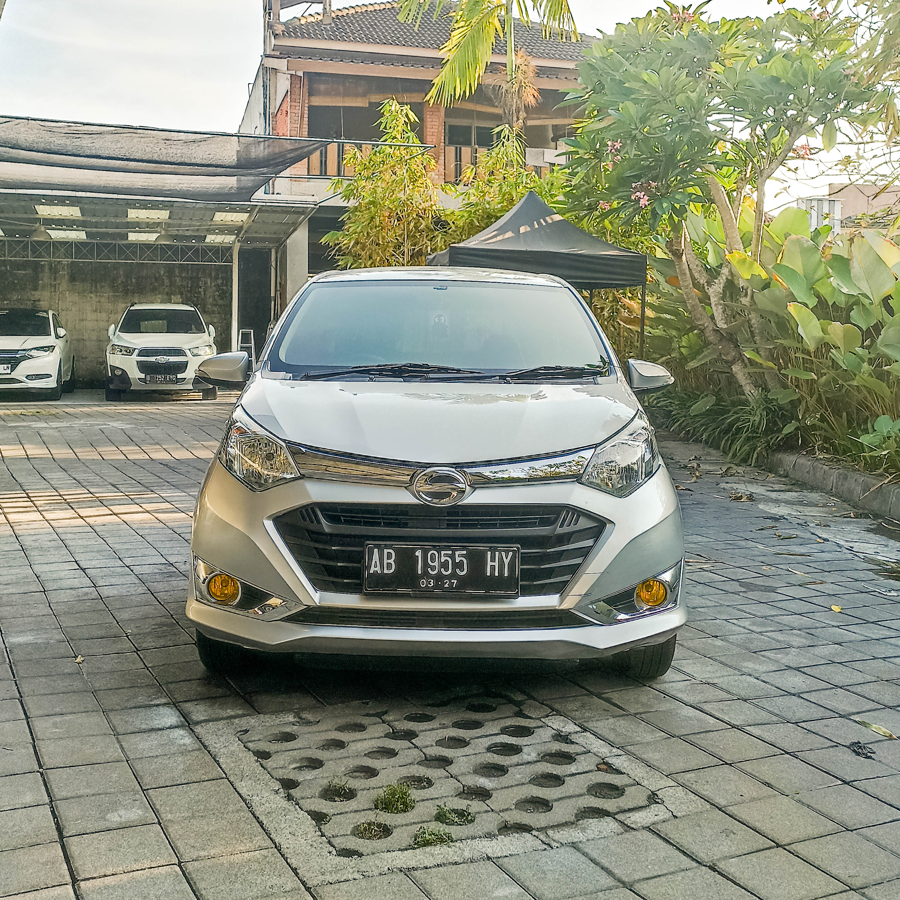 2017 Daihatsu Sigra  1.2 R AT 2017 Daihatsu Sigra  1.2 R AT