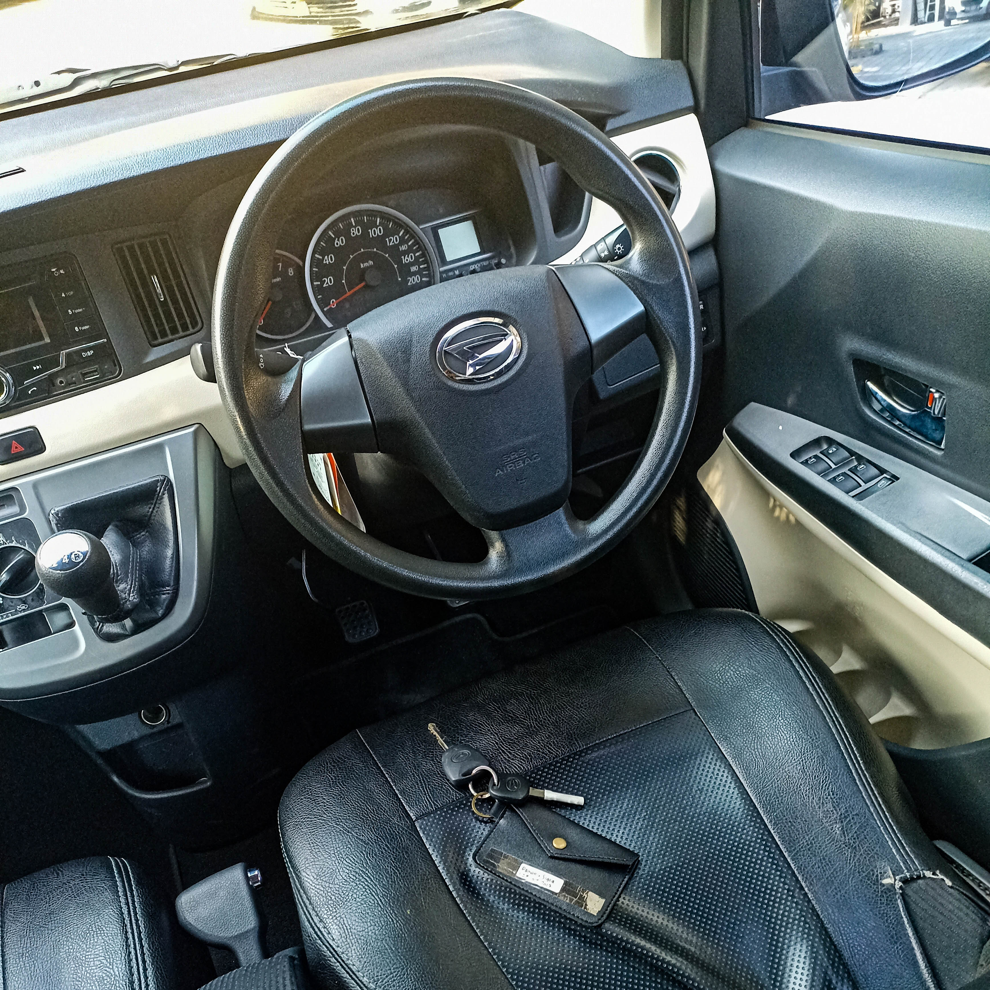 2017 Daihatsu Sigra  1.2 R AT 2017 Daihatsu Sigra  1.2 R AT