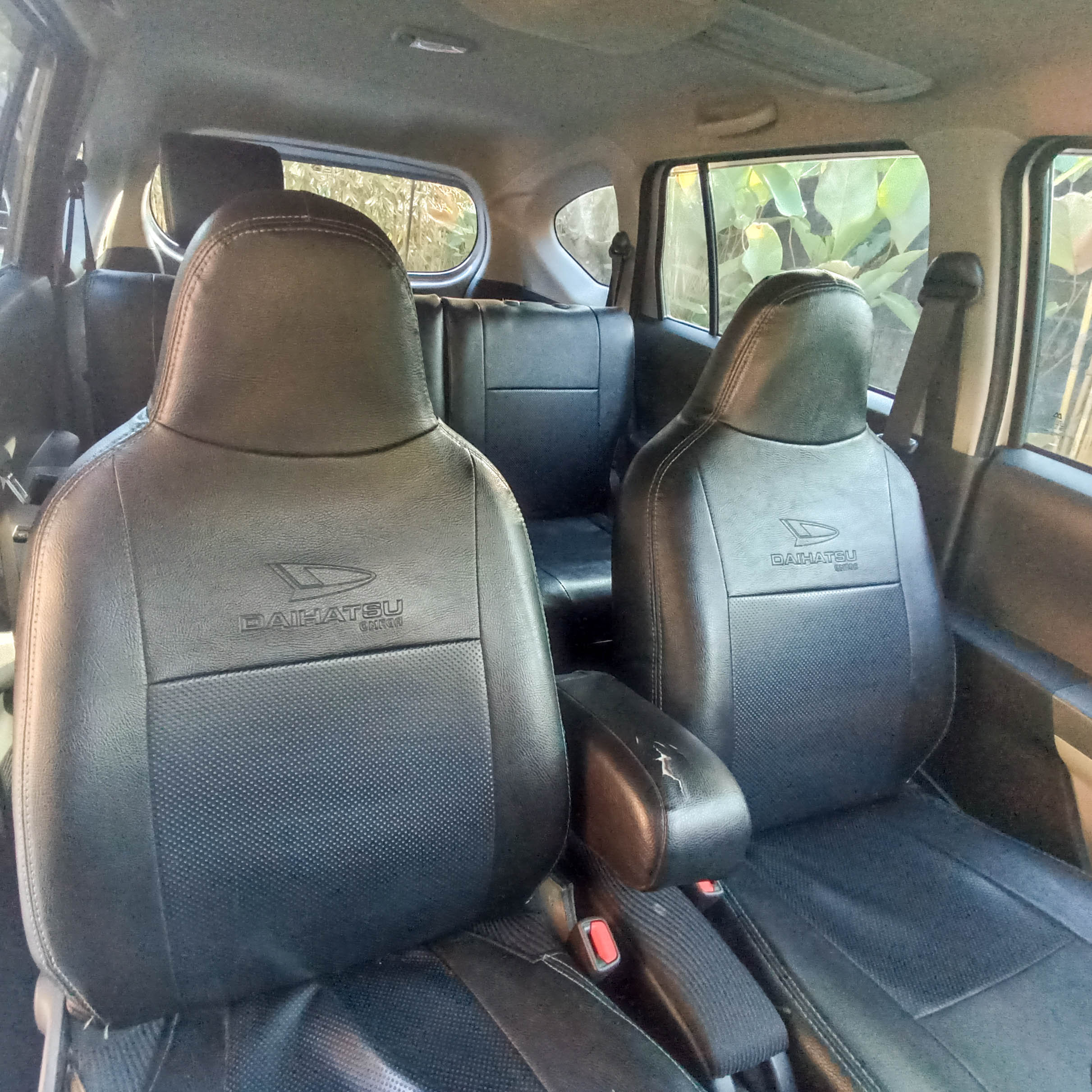 2017 Daihatsu Sigra  1.2 R AT 2017 Daihatsu Sigra  1.2 R AT