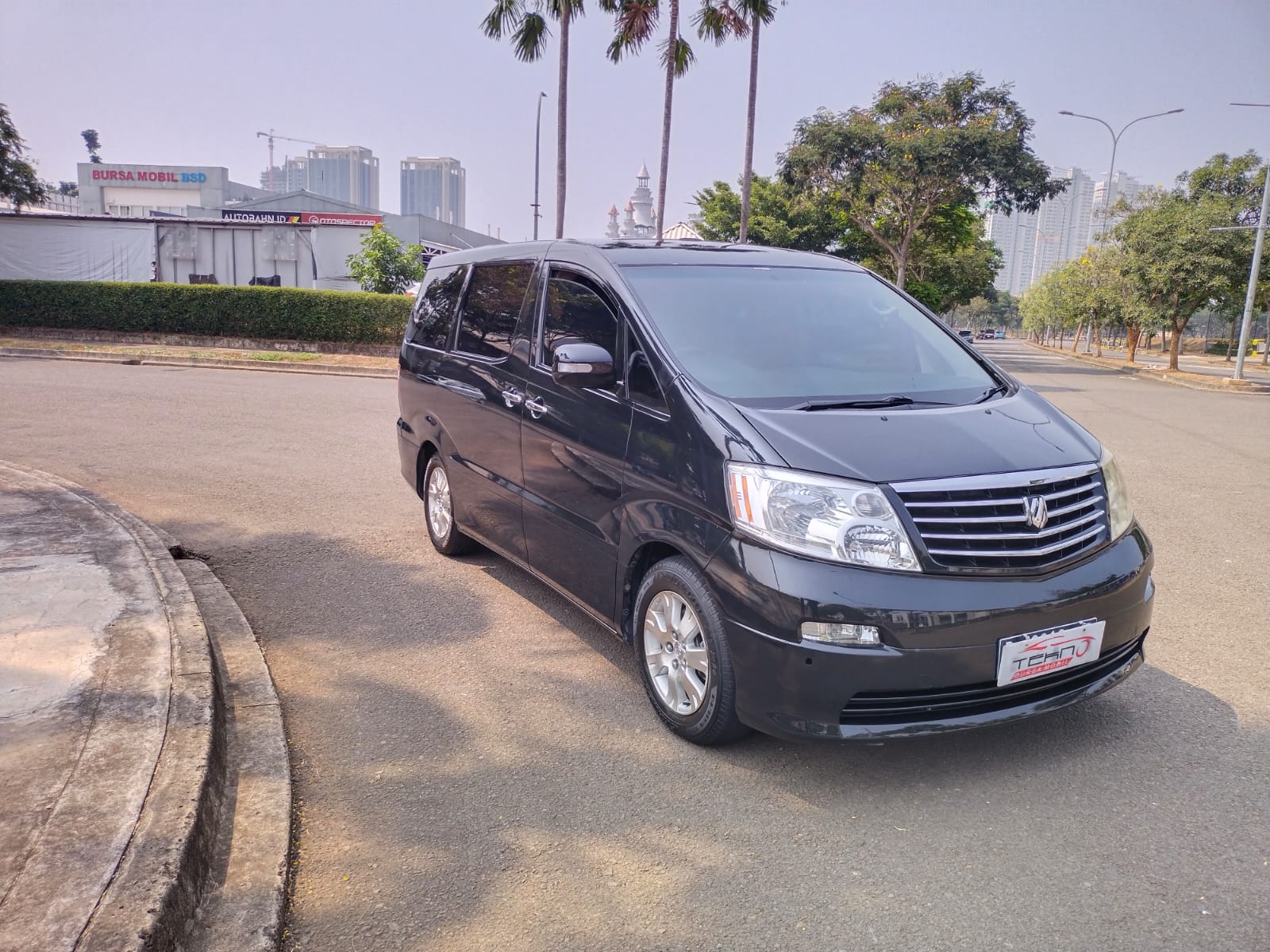 Second Hand 2004 Toyota Alphard Second Hand 2004 Toyota Alphard