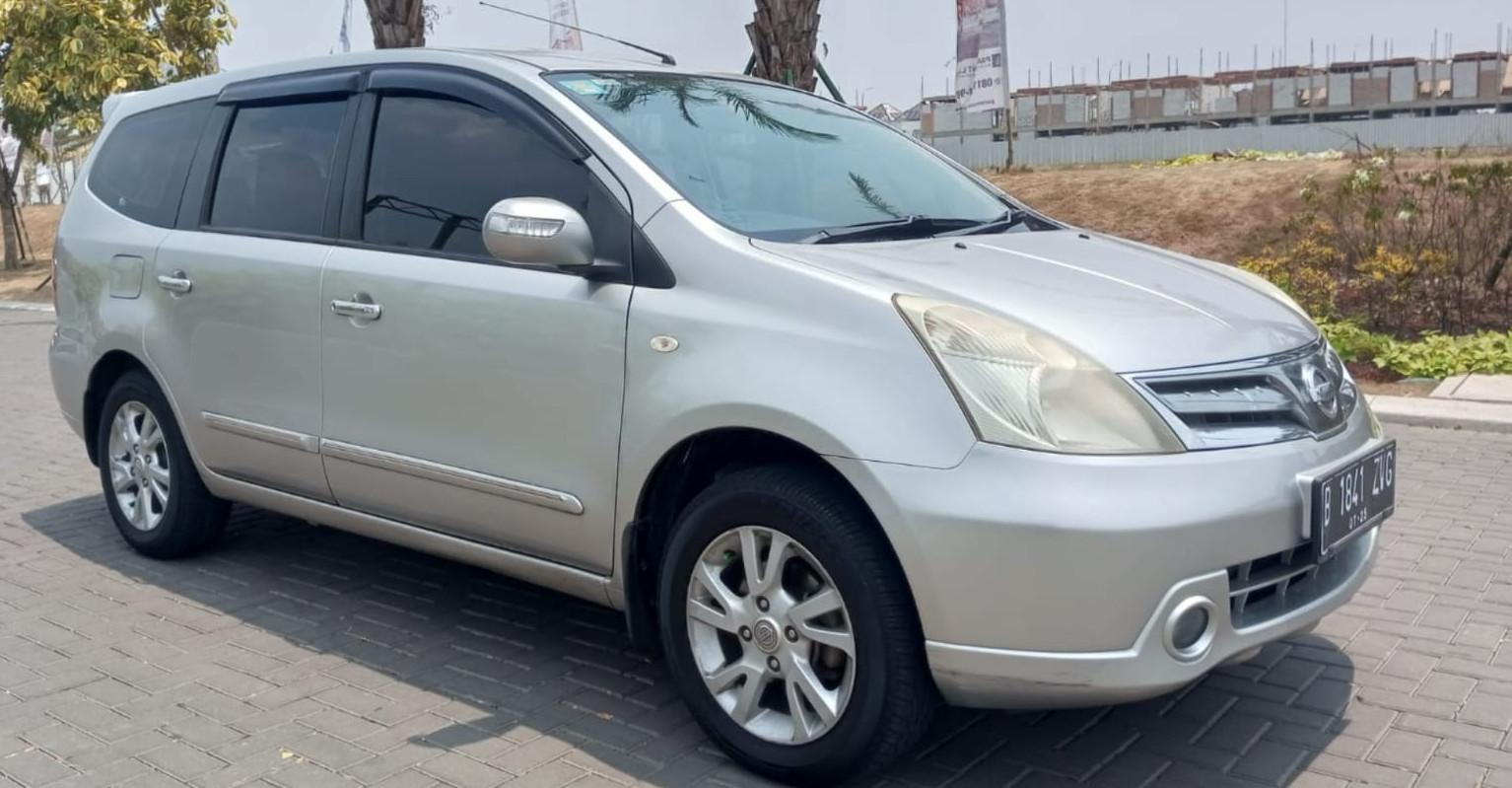 2012 Nissan Grand Livina Bekas 2012 Nissan Grand Livina Bekas