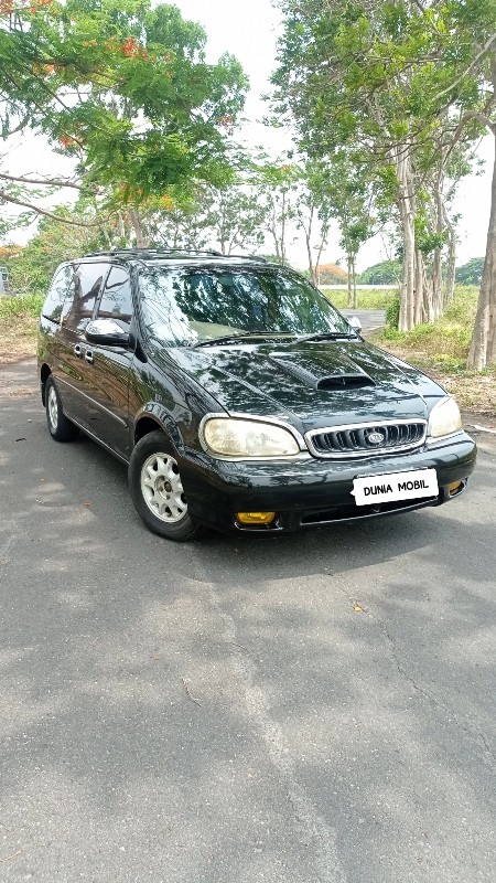 2000 Kia Carnival