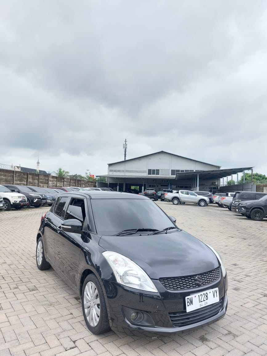 2012 Suzuki Swift 2012 Suzuki Swift