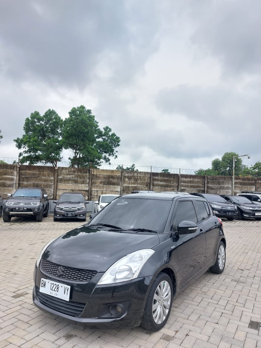 2012 Suzuki Swift 2012 Suzuki Swift