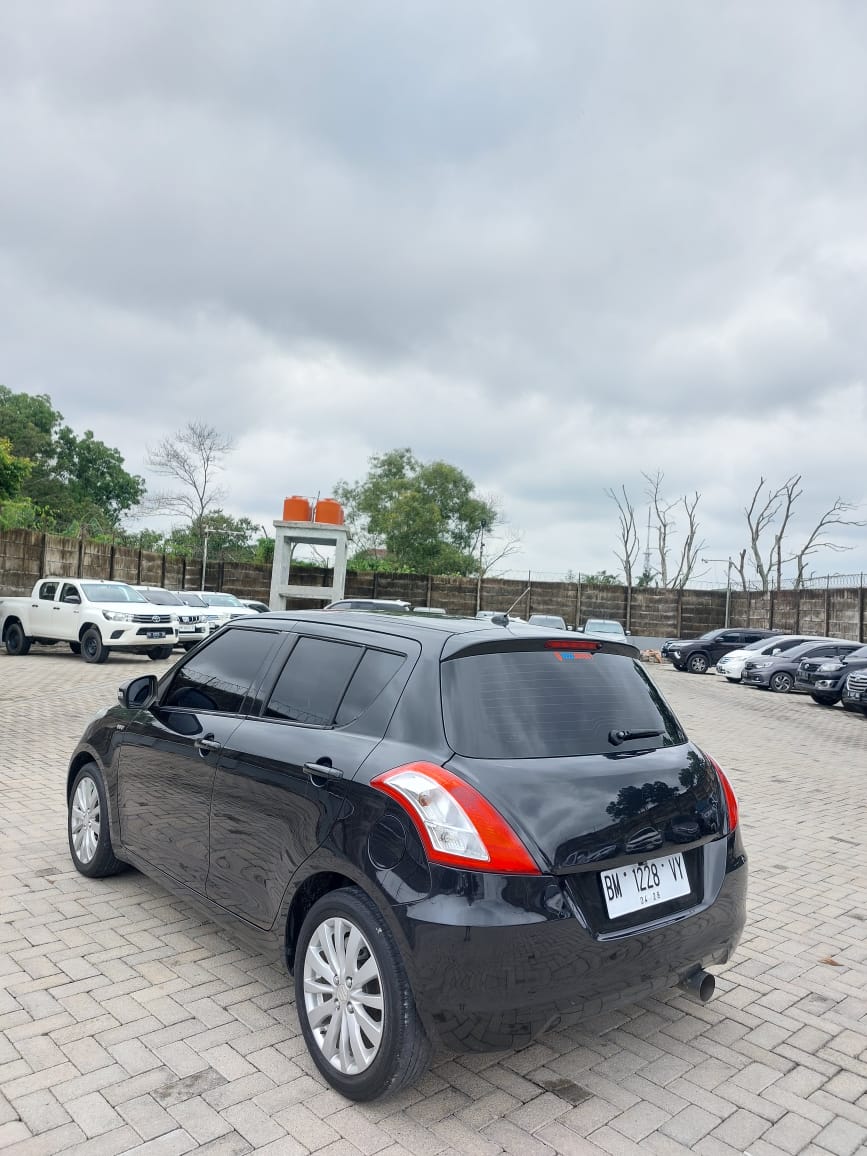 2012 Suzuki Swift 2012 Suzuki Swift