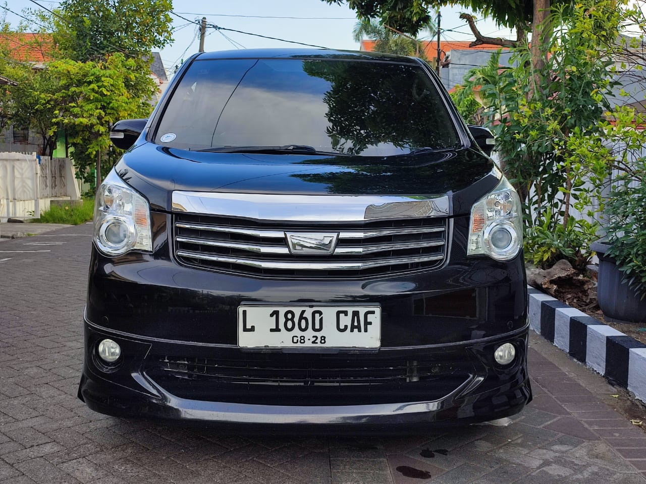 Second Hand 2013 Toyota NAV1 Second Hand 2013 Toyota NAV1