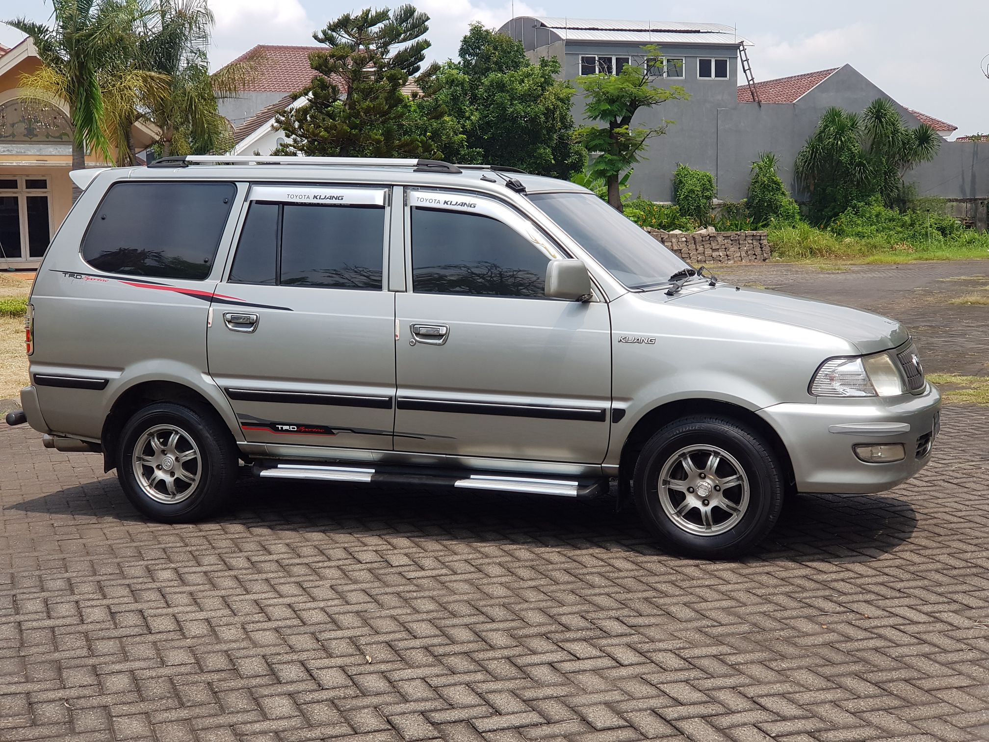 2004 Toyota Kijang  2004 Toyota Kijang