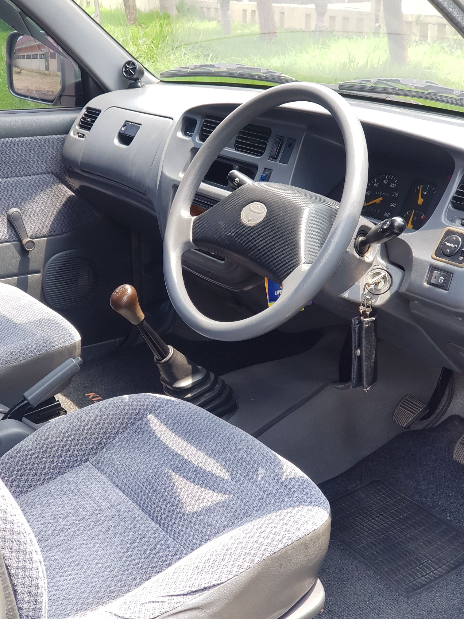 2004 Toyota Kijang  2004 Toyota Kijang