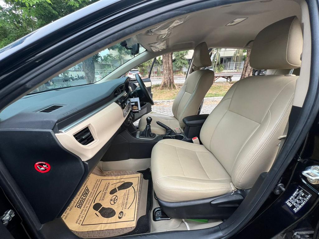 2015 Toyota Corolla Altis 2015 Toyota Corolla Altis