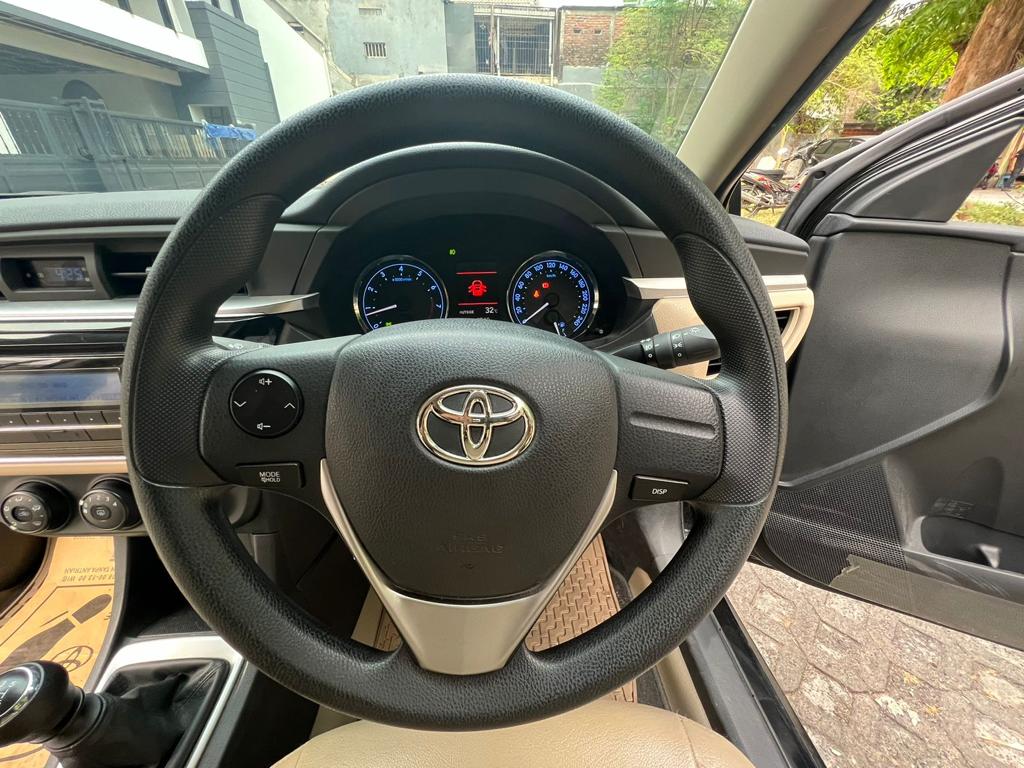 2015 Toyota Corolla Altis 2015 Toyota Corolla Altis