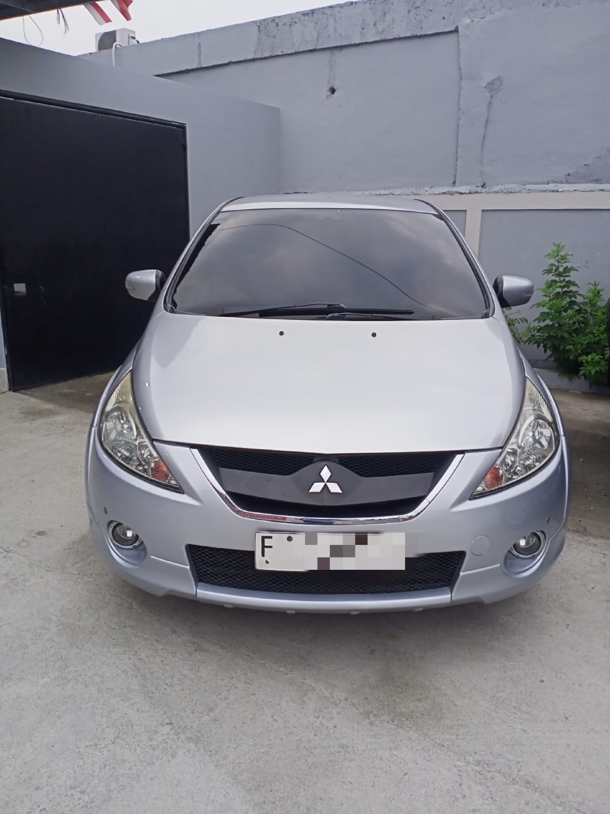 2008 Mitsubishi Grandis Bekas 2008 Mitsubishi Grandis Bekas