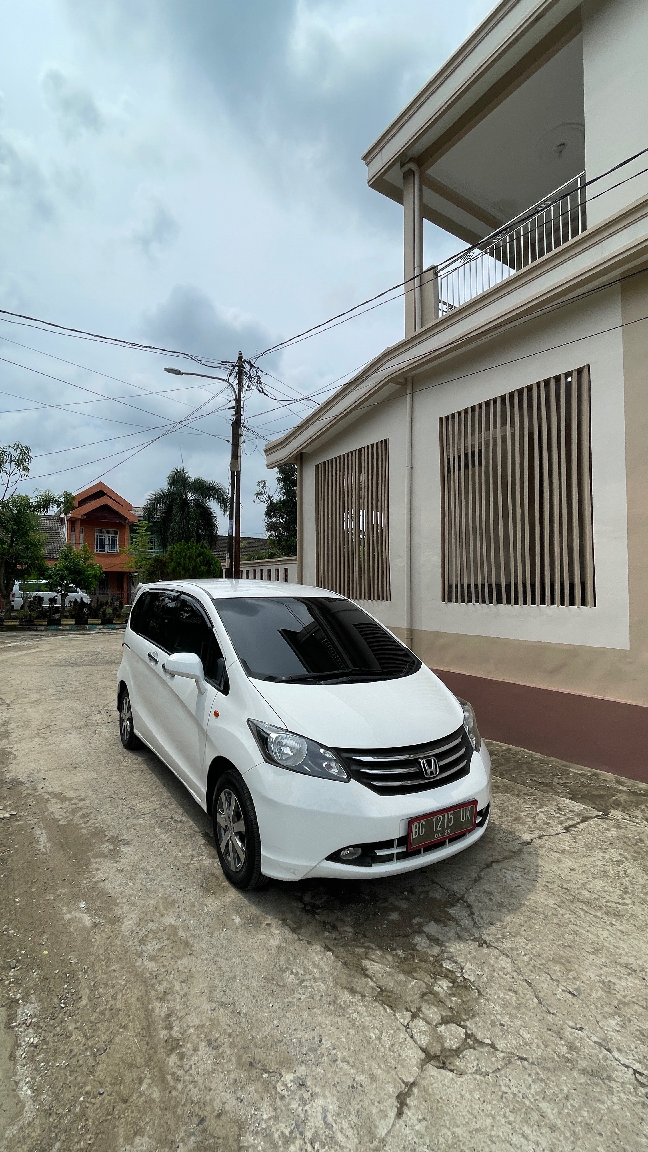 Second Hand 2009 Honda Freed Second Hand 2009 Honda Freed