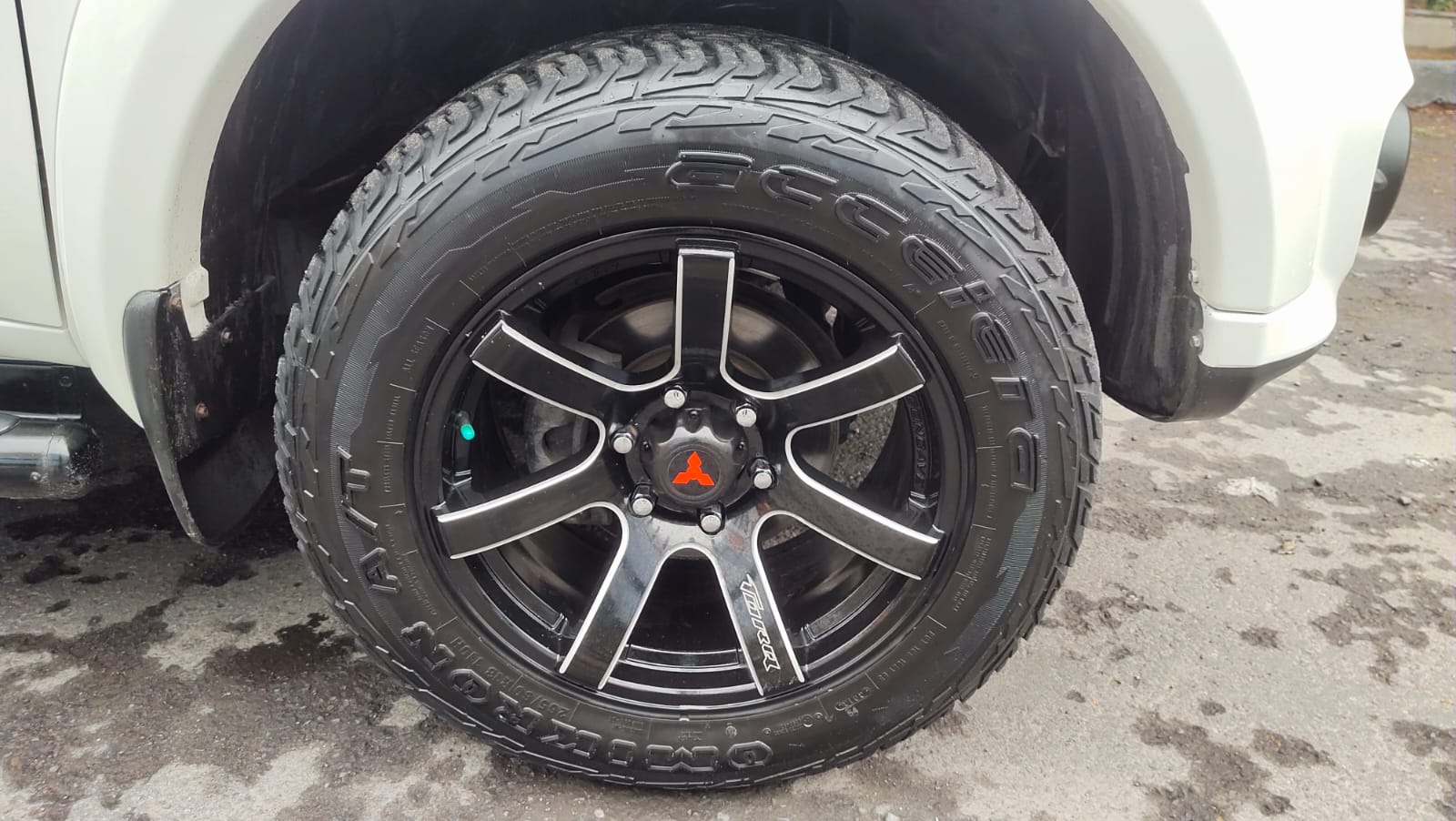 2011 Mitsubishi Pajero 2011 Mitsubishi Pajero