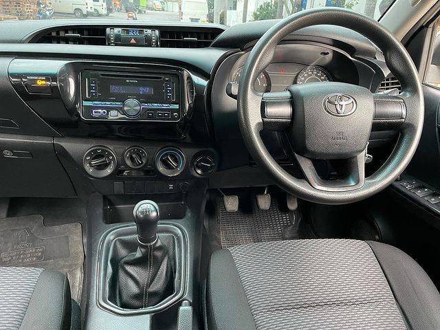 2017 Toyota Hilux Double Cabin G 2.5L MT 2017 Toyota Hilux Double Cabin G 2.5L MT