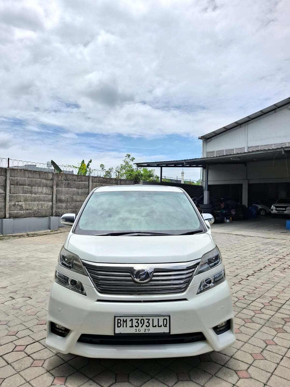 2011 Toyota Vellfire Bekas 2011 Toyota Vellfire Bekas