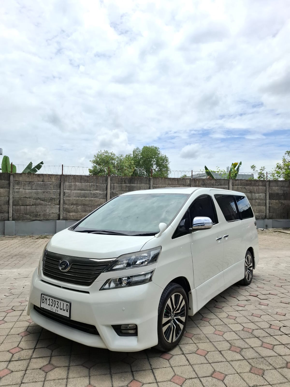 2011 Toyota Vellfire 2011 Toyota Vellfire