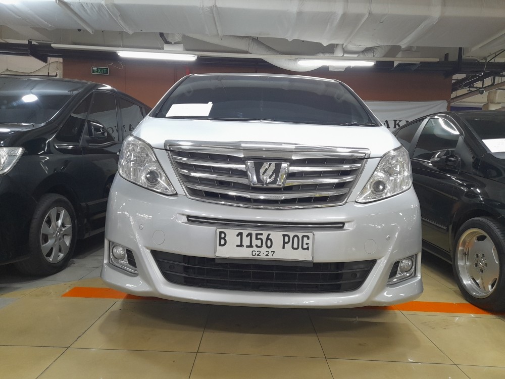 2012 Toyota Alphard