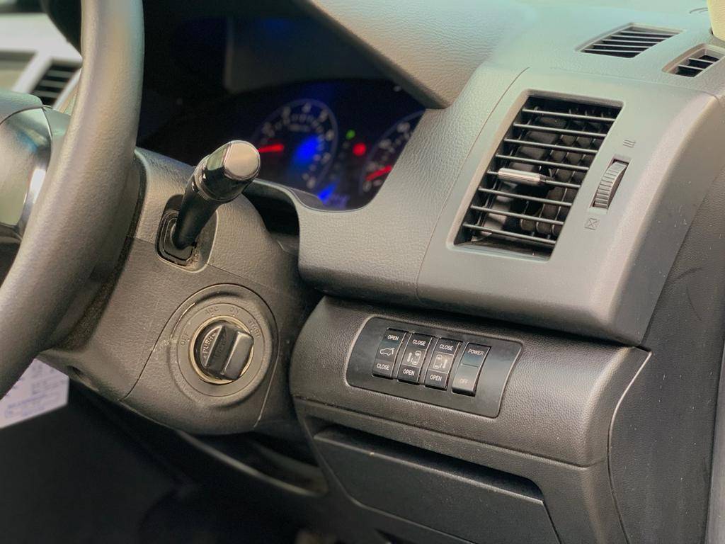 2013 Mazda 8 2013 Mazda 8