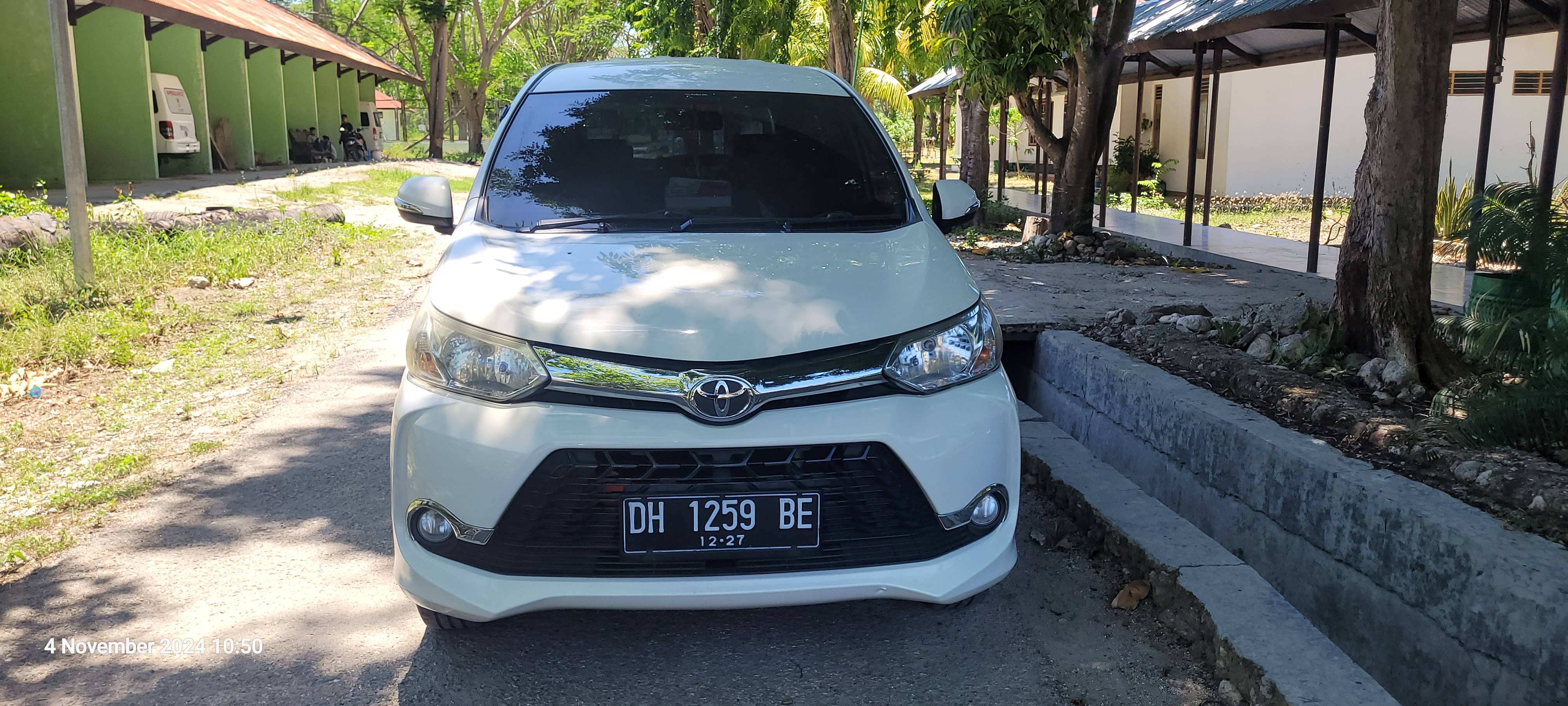Second Hand 2016 Toyota Avanza Veloz Second Hand 2016 Toyota Avanza Veloz