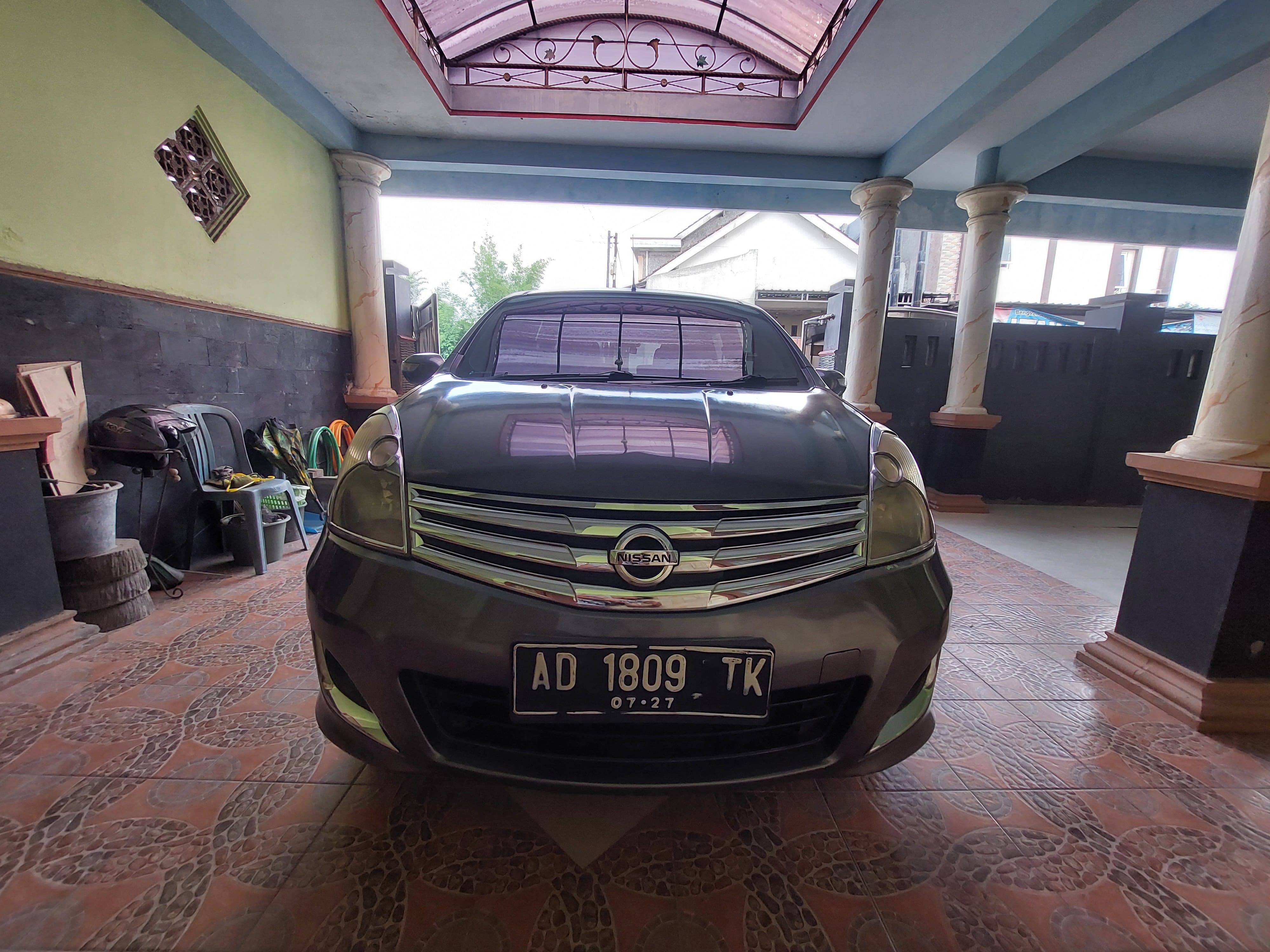 Second Hand 2012 Nissan Grand Livina Second Hand 2012 Nissan Grand Livina