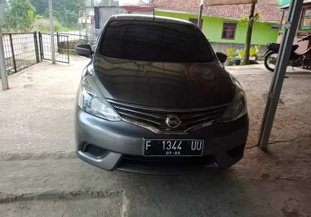 2015 Nissan Grand Livina Bekas 2015 Nissan Grand Livina Bekas