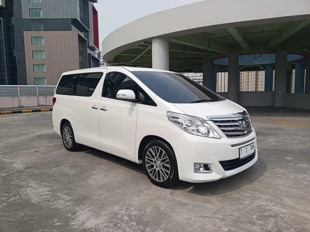 Second Hand 2014 Toyota Alphard Second Hand 2014 Toyota Alphard
