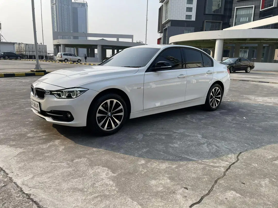 Second Hand 2016 BMW 3 Series Sedan Second Hand 2016 BMW 3 Series Sedan
