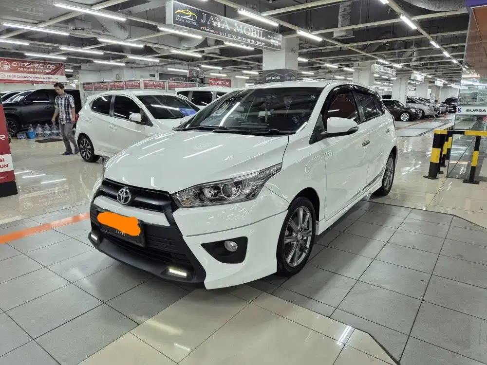 2015 Toyota Yaris TRD SPORTIVO 1.5L CVT 2015 Toyota Yaris TRD SPORTIVO 1.5L CVT