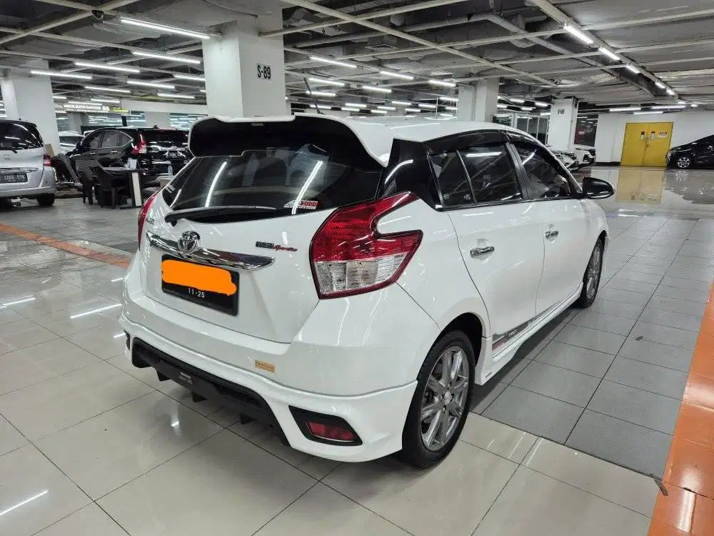 2015 Toyota Yaris TRD SPORTIVO 1.5L CVT 2015 Toyota Yaris TRD SPORTIVO 1.5L CVT