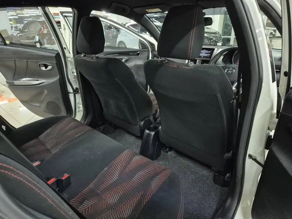 2015 Toyota Yaris TRD SPORTIVO 1.5L CVT 2015 Toyota Yaris TRD SPORTIVO 1.5L CVT