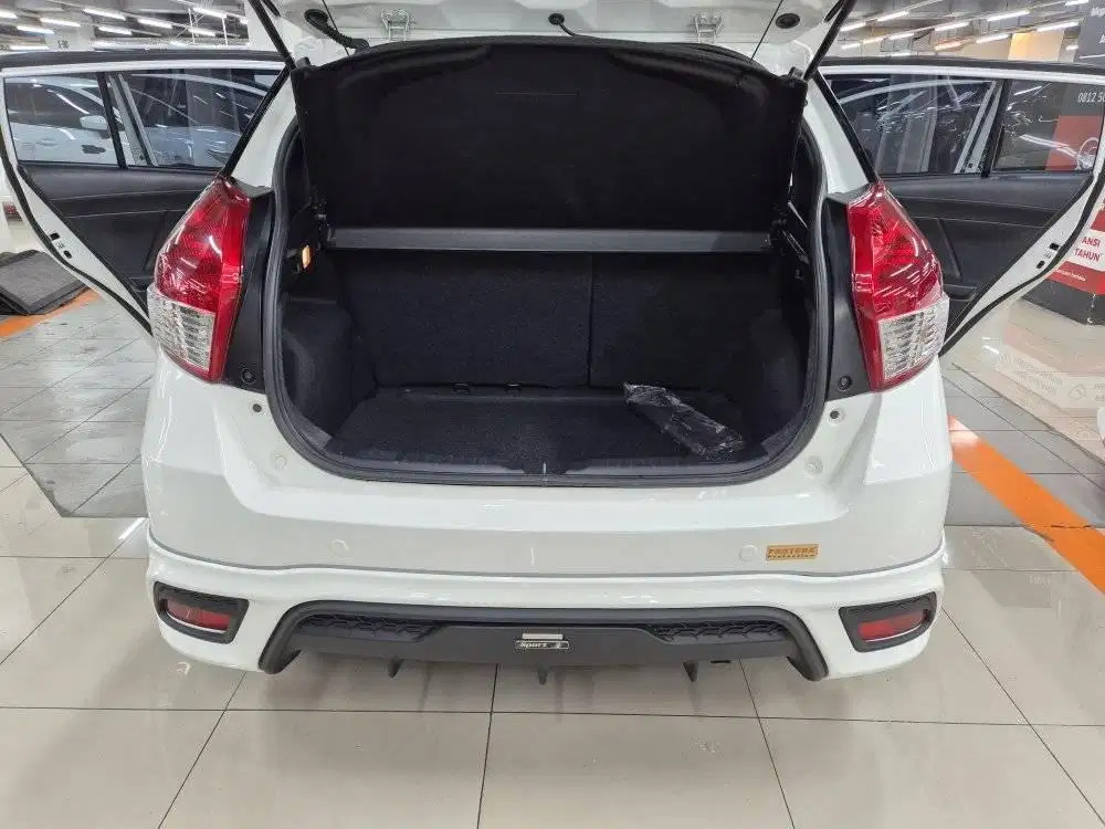 2015 Toyota Yaris TRD SPORTIVO 1.5L CVT 2015 Toyota Yaris TRD SPORTIVO 1.5L CVT