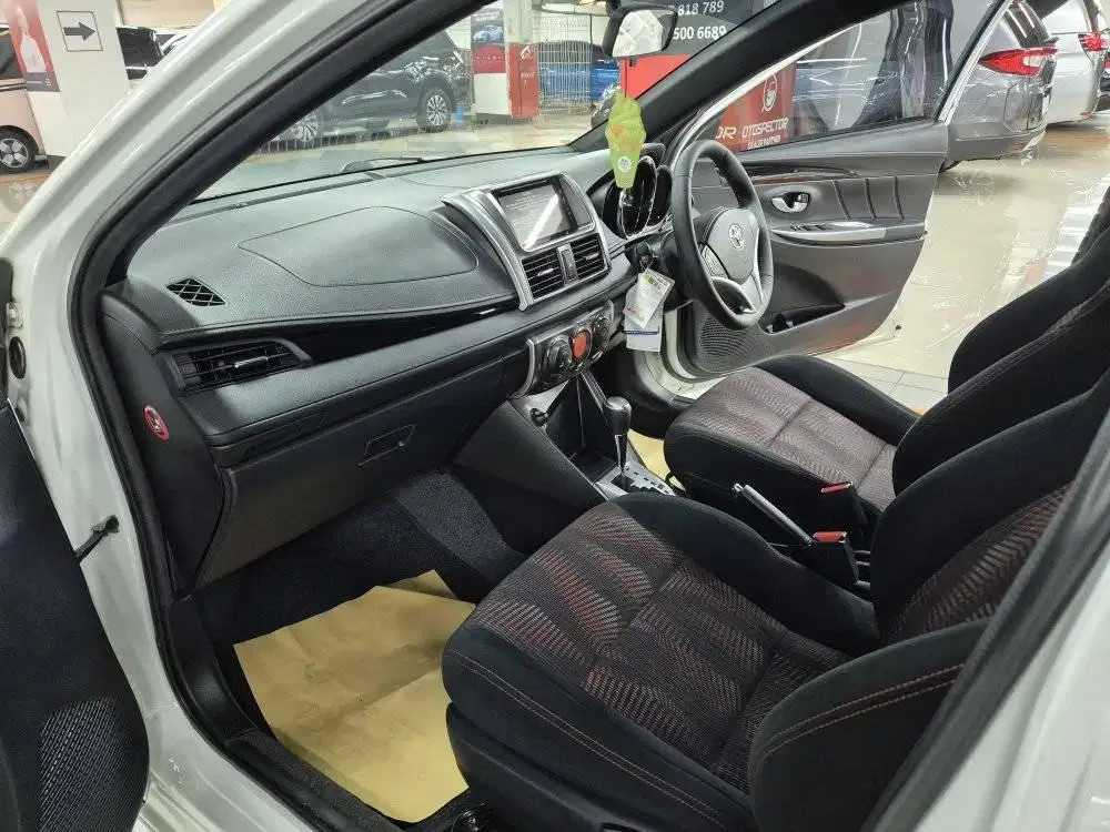 2015 Toyota Yaris TRD SPORTIVO 1.5L CVT 2015 Toyota Yaris TRD SPORTIVO 1.5L CVT