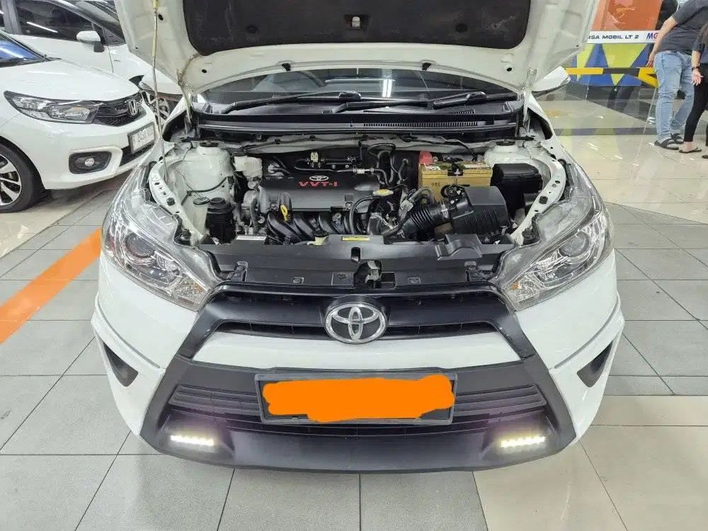 2015 Toyota Yaris TRD SPORTIVO 1.5L CVT 2015 Toyota Yaris TRD SPORTIVO 1.5L CVT