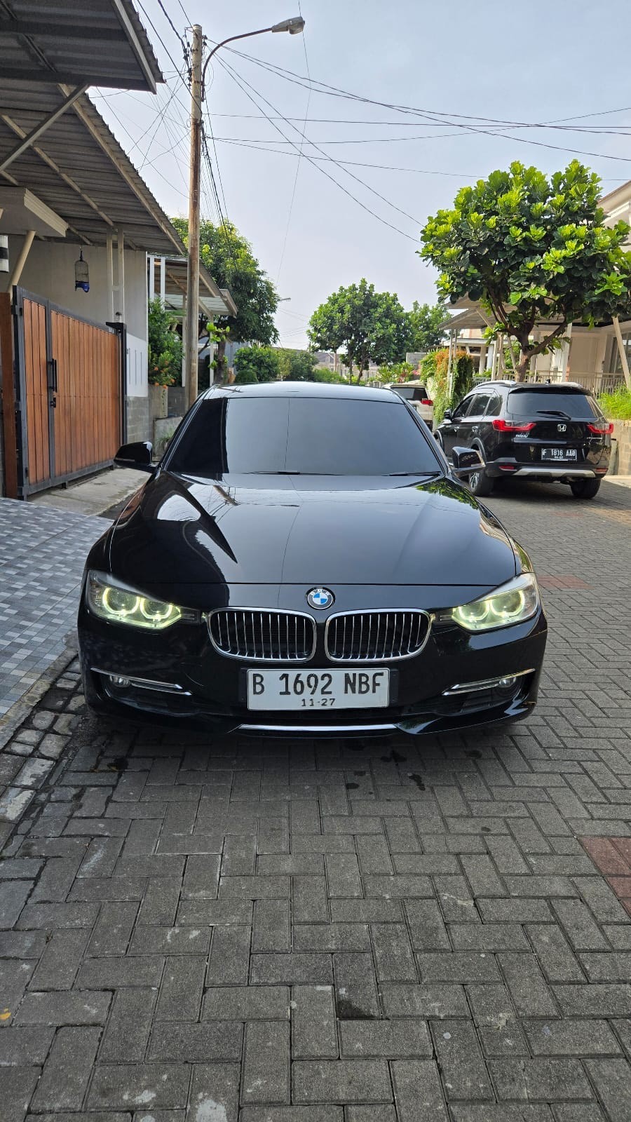 Second Hand 2013 BMW 3 Series Sedan Second Hand 2013 BMW 3 Series Sedan