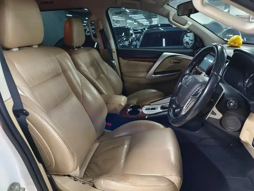 2019 Mitsubishi Pajero Sport  Dakar 4x2 Ultimate 2019 Mitsubishi Pajero Sport  Dakar 4x2 Ultimate