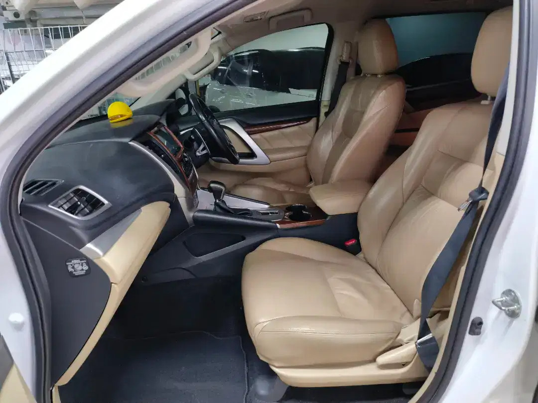 2019 Mitsubishi Pajero Sport  Dakar 4x2 Ultimate 2019 Mitsubishi Pajero Sport  Dakar 4x2 Ultimate