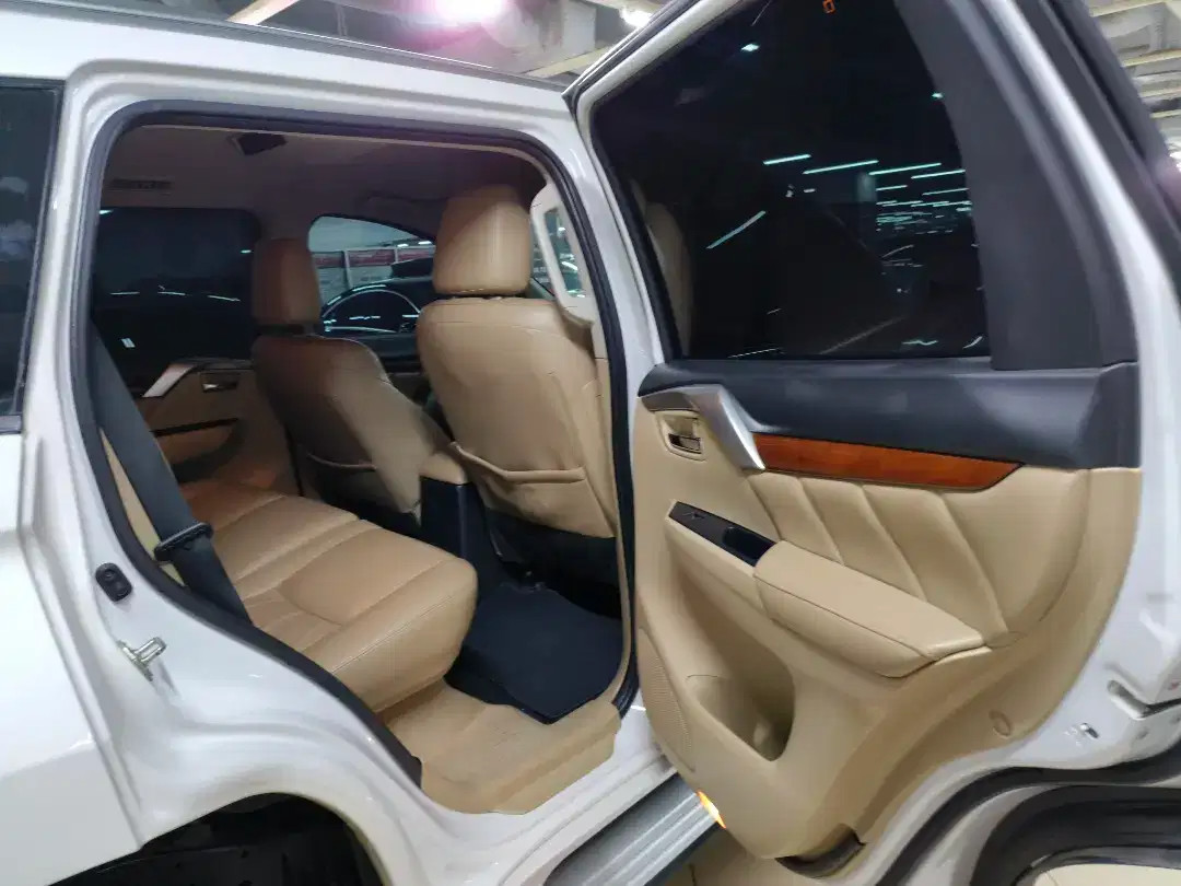 2019 Mitsubishi Pajero Sport  Dakar 4x2 Ultimate 2019 Mitsubishi Pajero Sport  Dakar 4x2 Ultimate