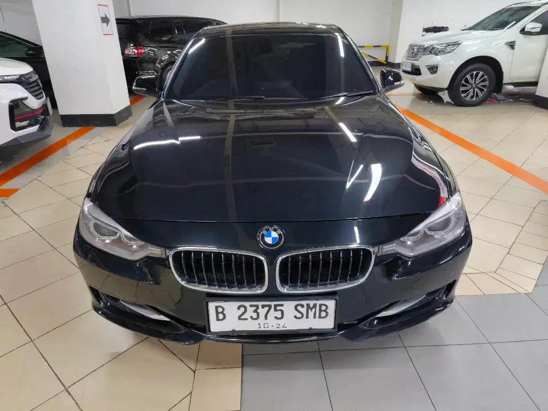 Second Hand 2014 BMW 3 Series Sedan  328i LUXURY Second Hand 2014 BMW 3 Series Sedan  328i LUXURY