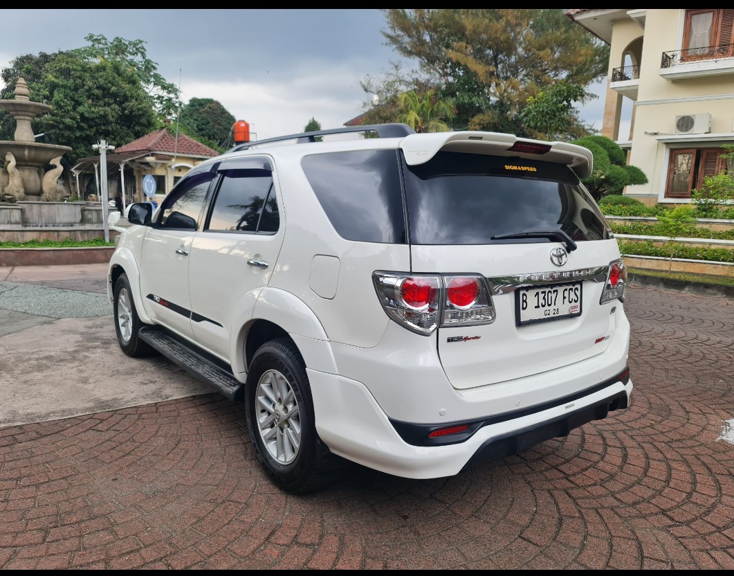 2013 Toyota Fortuner  2.5L G VNT TRD Diesel AT 2013 Toyota Fortuner  2.5L G VNT TRD Diesel AT