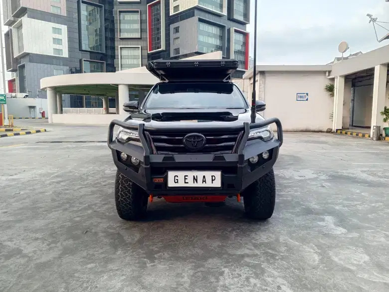 2018 Toyota Fortuner VRZ 4X2 TRD 2.4L AT 2018 Toyota Fortuner VRZ 4X2 TRD 2.4L AT