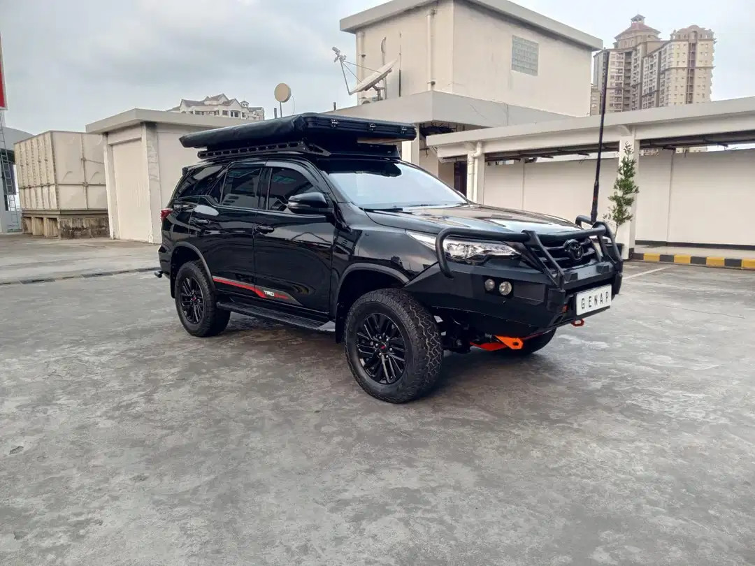 2018 Toyota Fortuner VRZ 4X2 TRD 2.4L AT 2018 Toyota Fortuner VRZ 4X2 TRD 2.4L AT