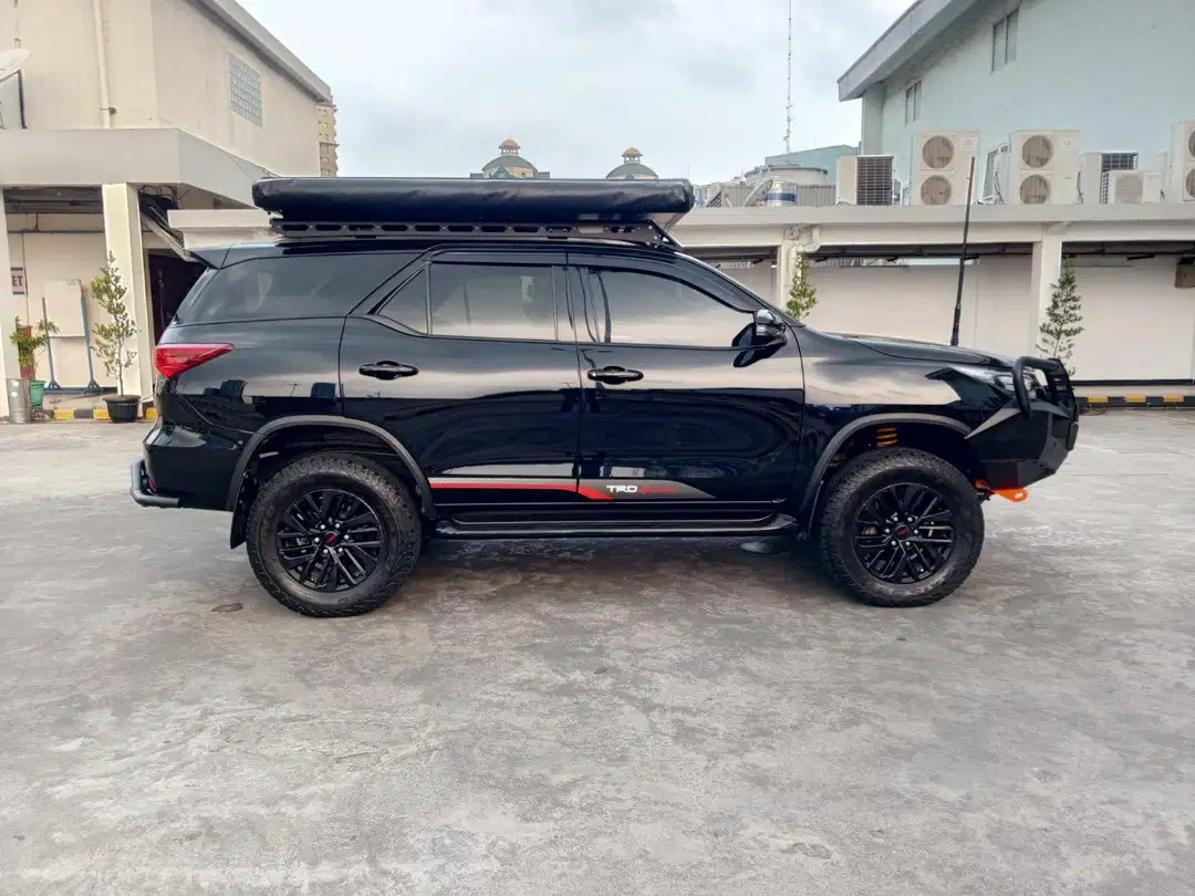 2018 Toyota Fortuner VRZ 4X2 TRD 2.4L AT 2018 Toyota Fortuner VRZ 4X2 TRD 2.4L AT