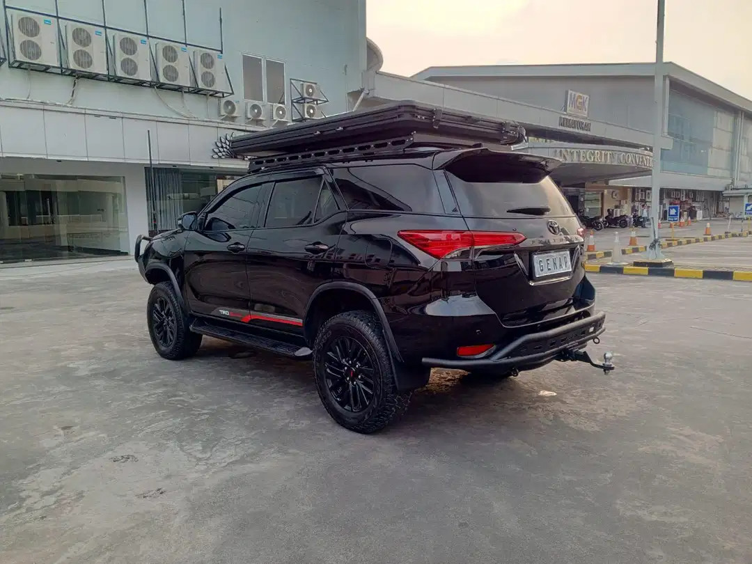 2018 Toyota Fortuner VRZ 4X2 TRD 2.4L AT 2018 Toyota Fortuner VRZ 4X2 TRD 2.4L AT